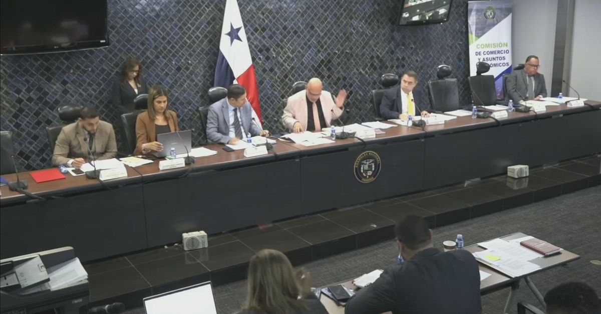 Aprueban en primer debate proyecto para regular tasas de interés bancarias