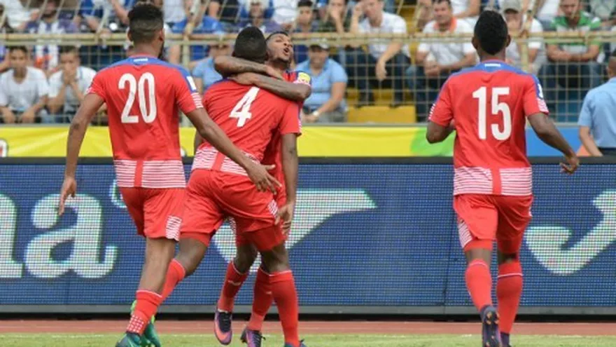Jugadores de la Sele, felicitan a sus madres y esposas en este día de las madres