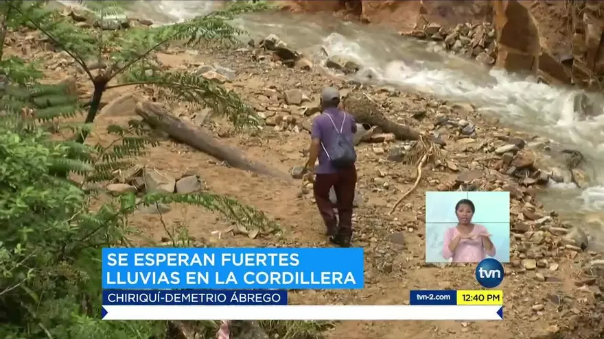 Autoridades recomiendan a la población alejarse de ríos y del mar por fuertes lluvias