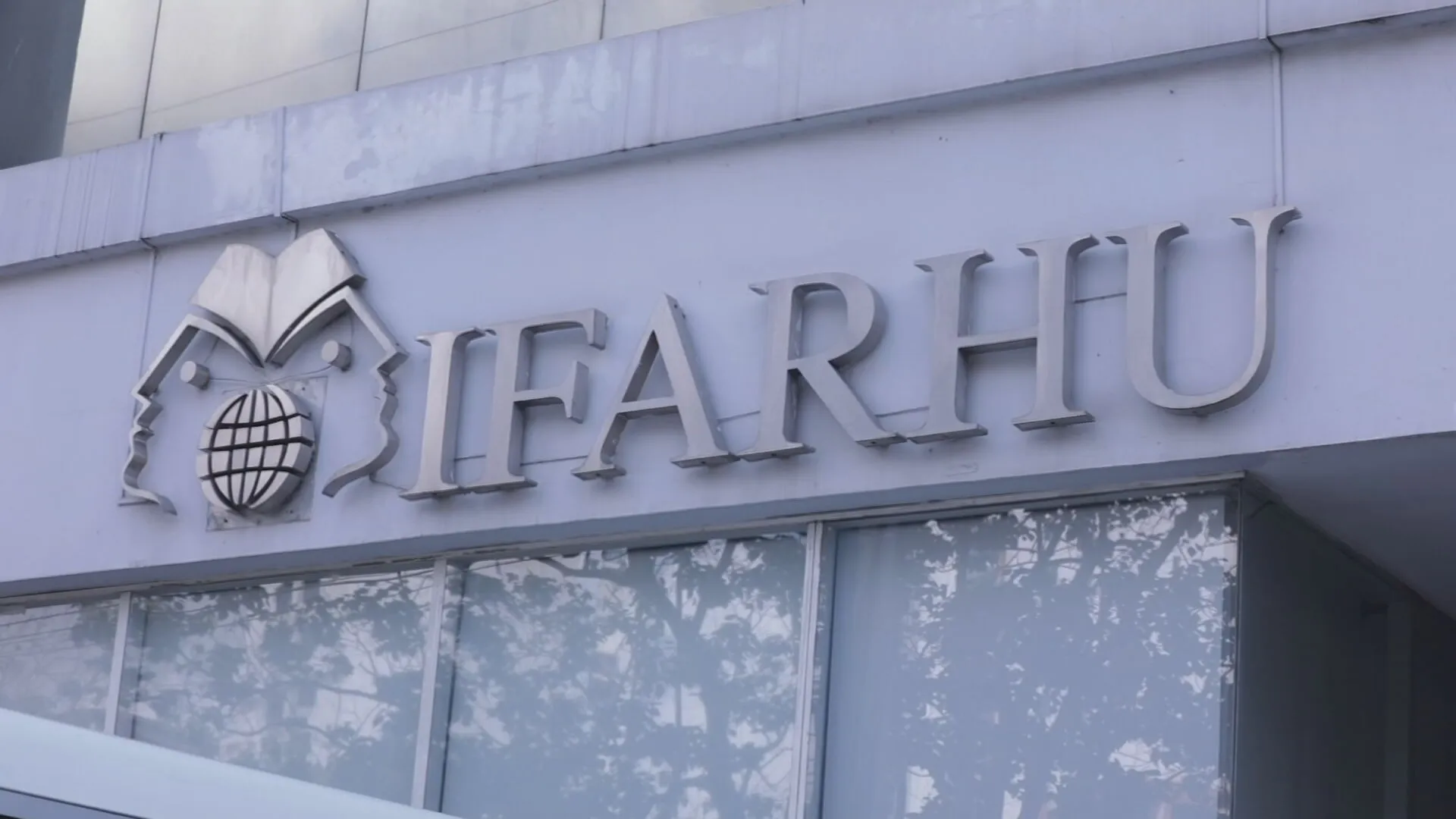 Fachada de la sede del Ifarhu