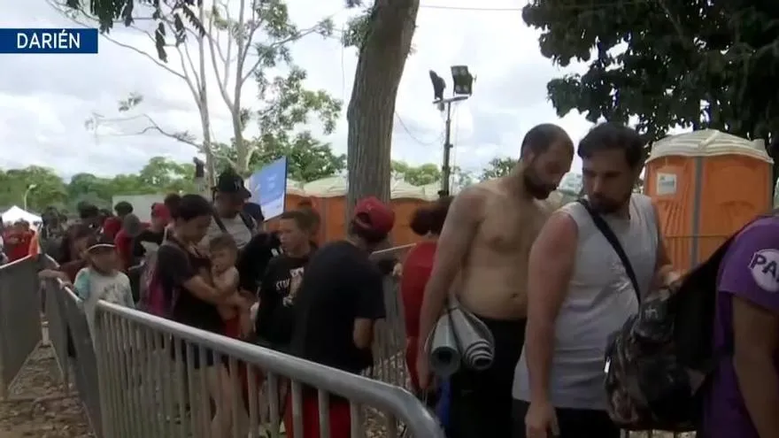 Migrantes llegan a Darién.