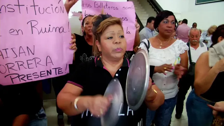 Billeteros protestan en sede de la institución