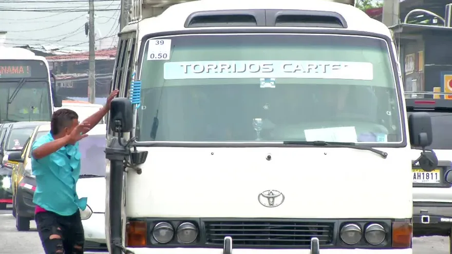 Denuncian aumento de pasaje de manera arbitraria