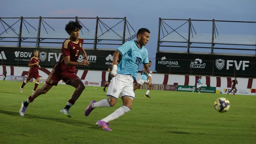 Selecciones Sub-17 de Panamá y Venezuela en acción
