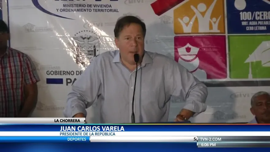 Presidente pide renuncia de funcionarios no leales al Estado