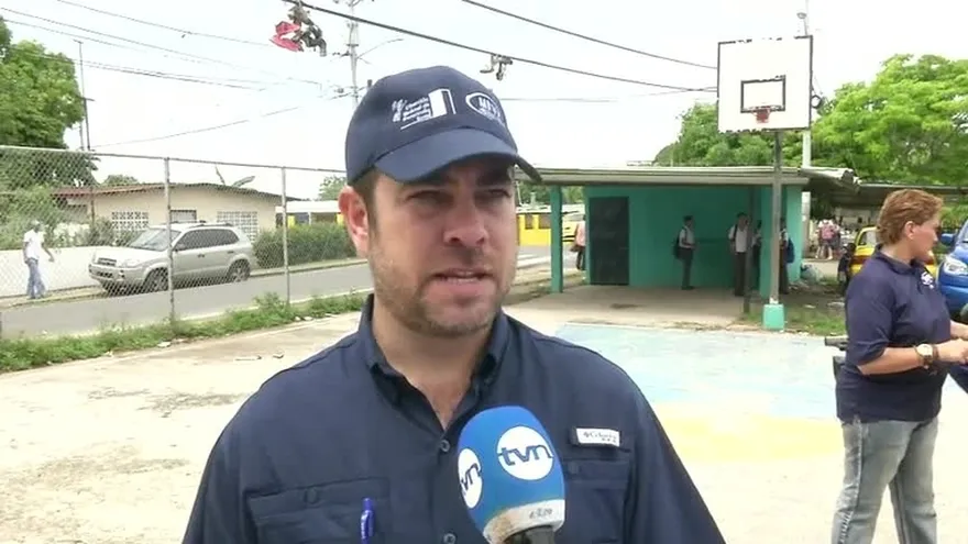 Trabajan en reparación de viviendas afectas por mal tiempo