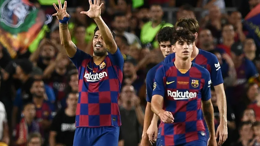 Luis Suárez rescata al Barcelona en un amistoso ante el Arsenal