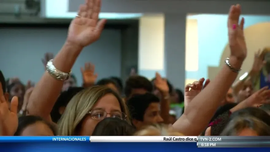 Madres reciben bendición en misa a la Inmaculada Concepción