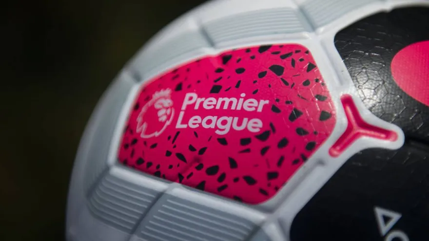 Futbolistas ingleses se resisten a ver reducidos sus salarios