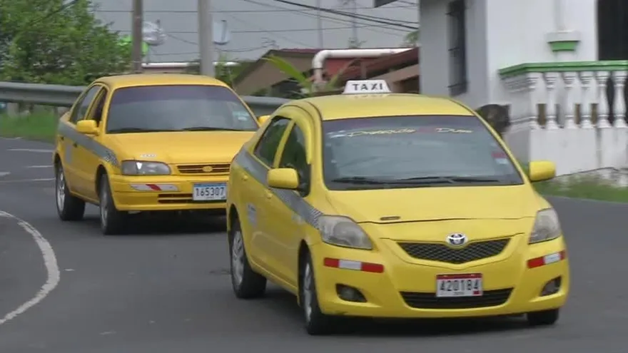 Se llevan alimentos de una familia