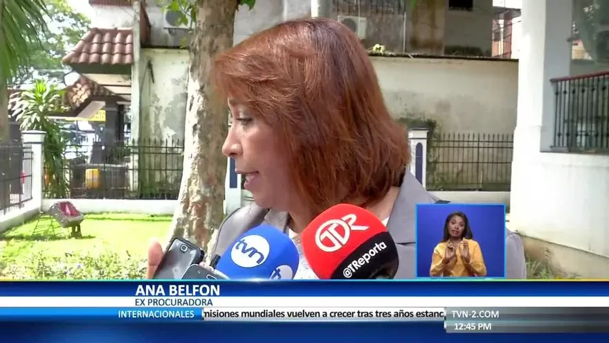 Ana Belfon se presenta al Ministerio Público