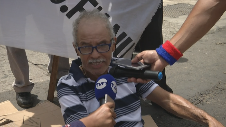 Jubilados y pensionados de Chiriquí cierran calles en protesta por problemas en la CSS
