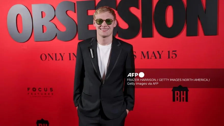 Curry Barker asiste a la proyección especial en Los Ángeles de la película "Obsession", de Focus Features, realizada en el Hollywood Legion Theater el 11 de mayo de 2026 en Los Ángeles, California