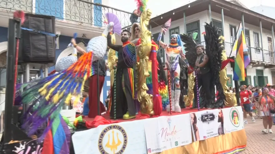 Marcha del Orgullo recorre las calles del Casco Antiguo