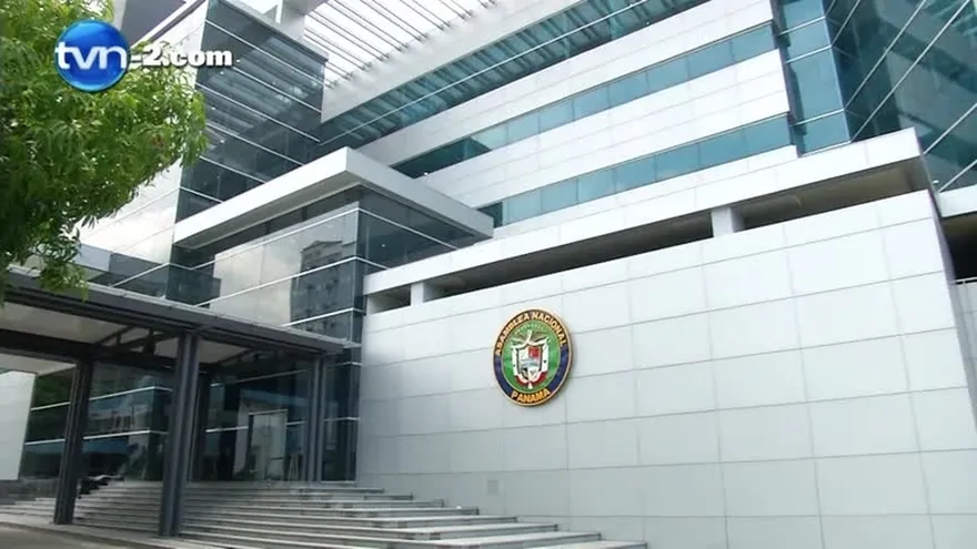 Asamblea se distancia de doble salario a diputados suplentes