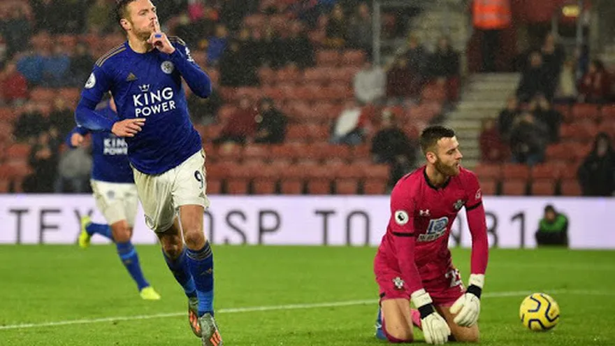 El gobierno británico pide a los futbolistas que se "bajen el sueldo"