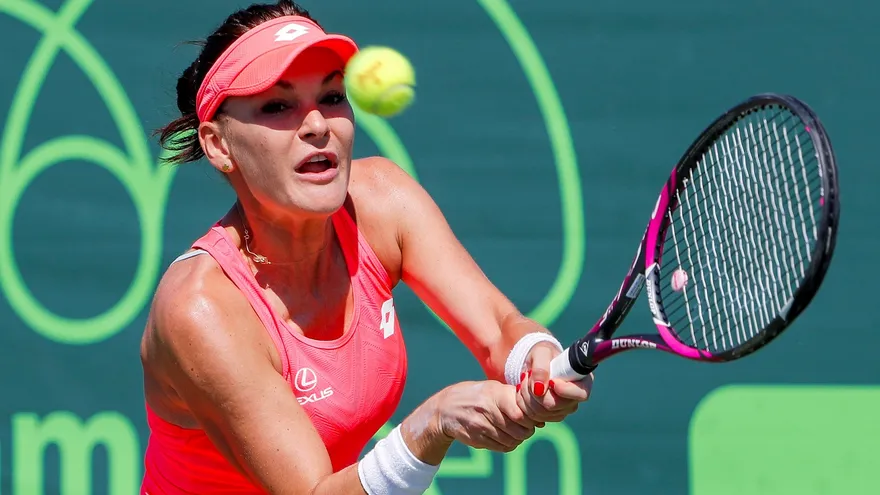 Radwanska elimina a la número uno Simona Halep en Miami