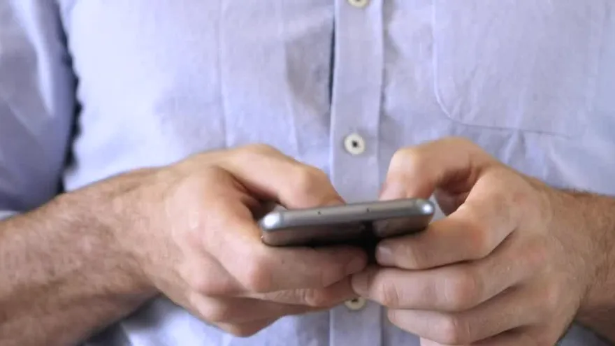 Ordenan suspensión provisional de aumentos en planes de telefonía móvil prepago y postpago