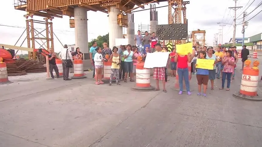 Residentes de Villa Daniela protestan por falta de agua