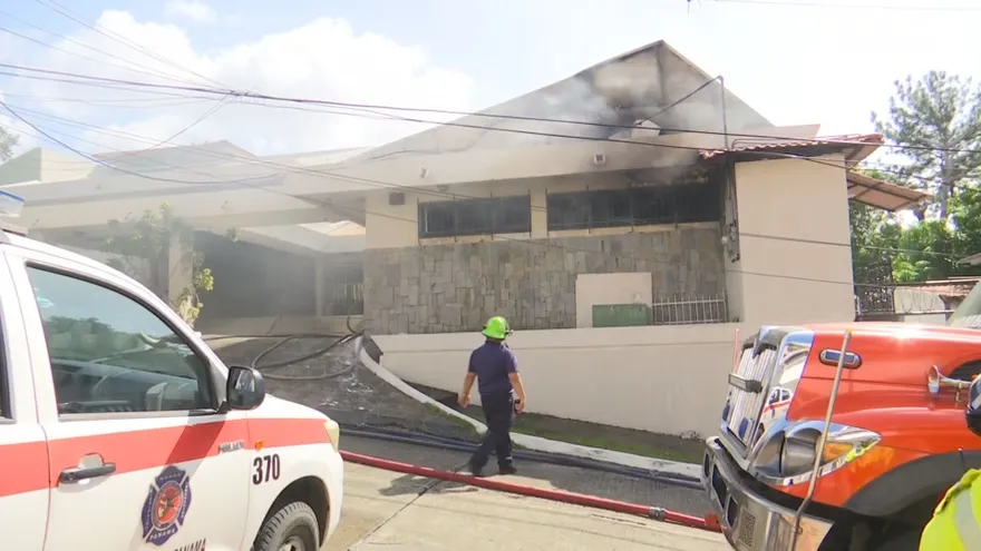 Incendio en la urbanización Dos Mares