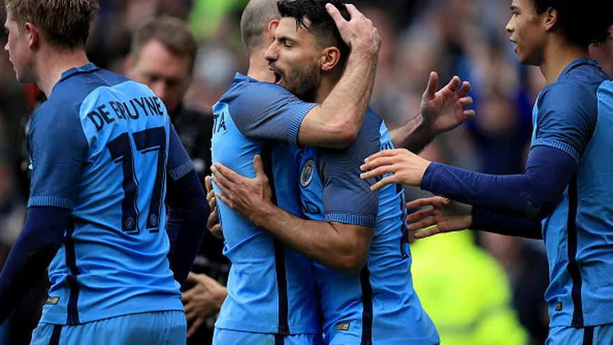 Jugadores del Manchester City celebran durante el partido ante el  Middlesbrough