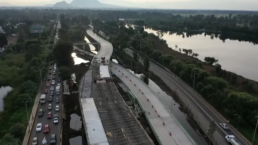 La mole de concreto que amenaza una icónica reserva de Ciudad de México