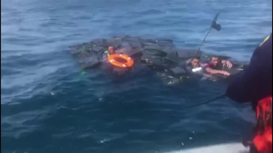 Náufragos sobreviven al usar cargamento de cocaína como flotadores en Pacífico de Colombia