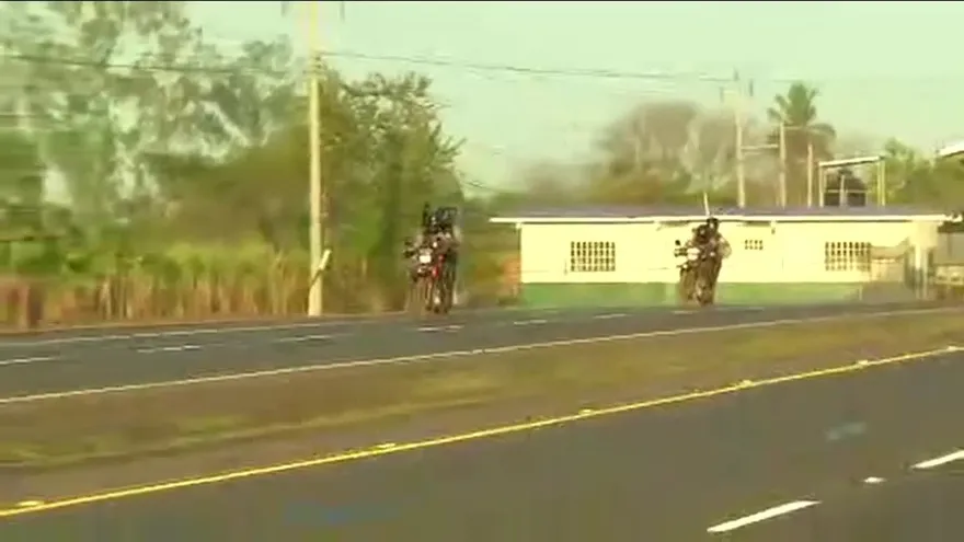 Capturan a delincuentes tras persecución en Herrera