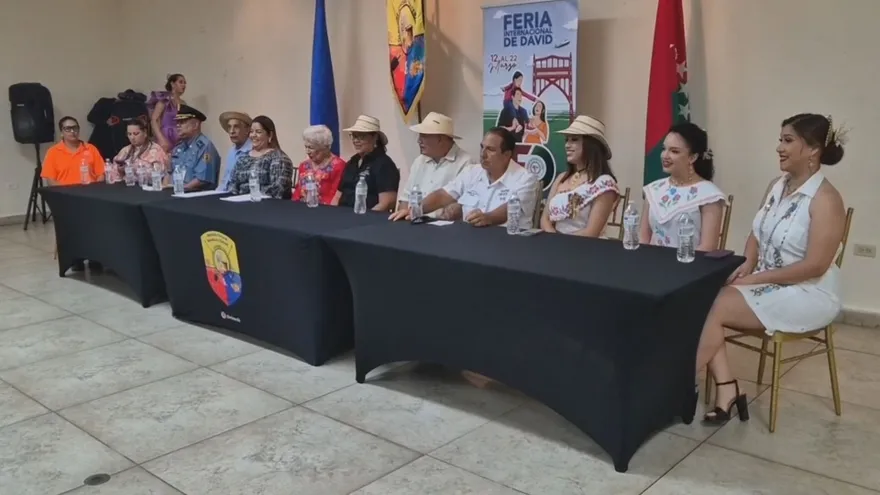 Santeños en Chiriquí organizan desfile con más de 40 delegaciones para el 10 de noviembre