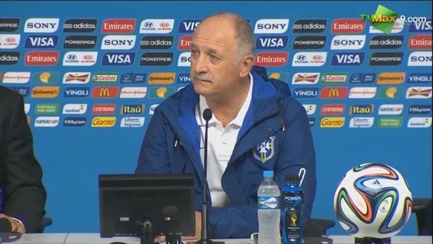 Scolari asegura que si hubo penal
