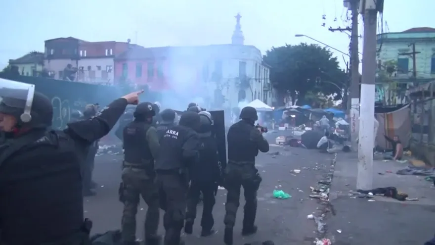 Policía de Sao Paulo hace operativo y vigila paraíso de drogas