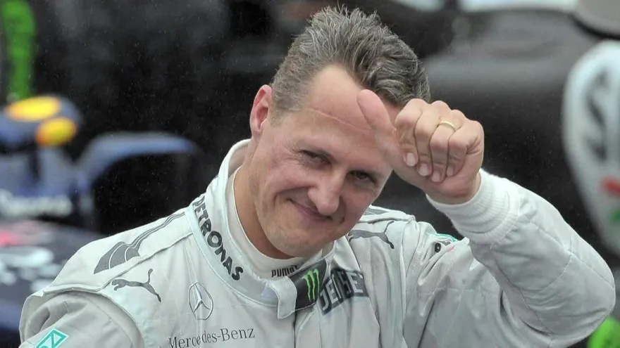 Michael Schumacher hospitalizado en París, según Le Parisien