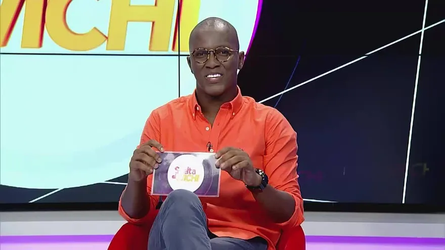 Michelle Simons se llevó a sus pequeñas al desfile