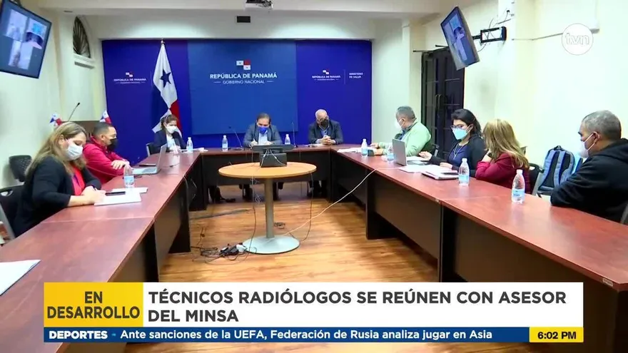Reunión de autoridades del Minsa y radiólogos