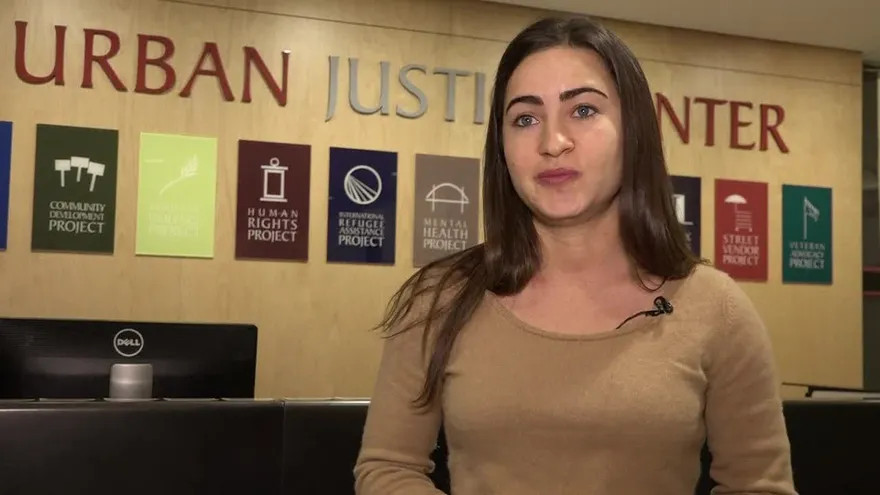 Grupo de ayuda a refugiados celebra bloqueo a veto de Trump