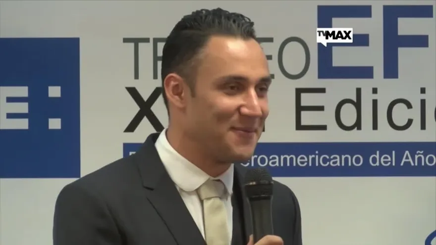 Keylor Navas recibió el trofeo EFE al Jugador Iberoamericano del Año