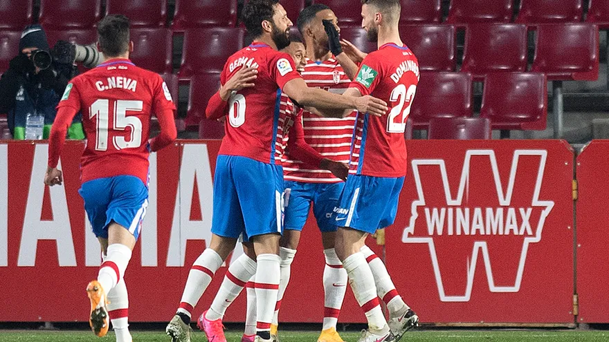 El Granada gana al Osasuna en la Liga Española y mira a Europa