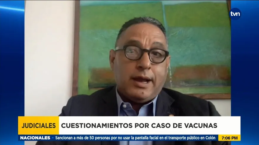 Siguen cuestionamientos por investigación en caso de vacunas