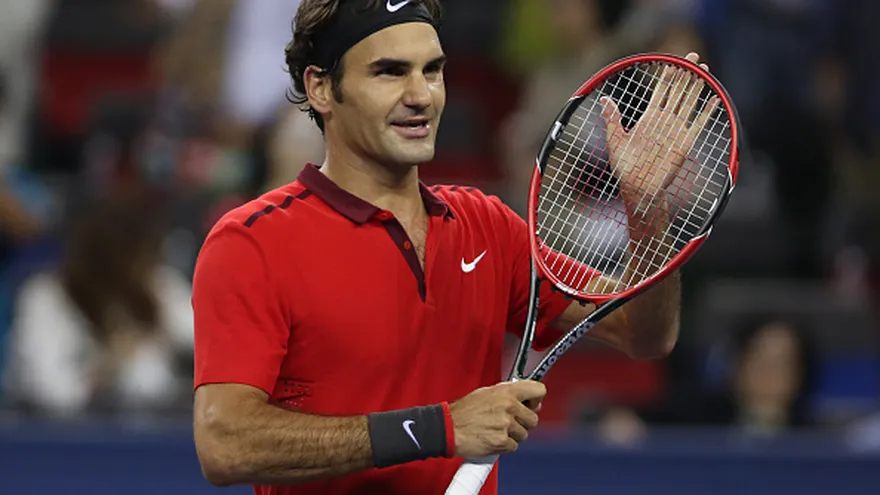 Federer vence a Djokovic y es finalesta en Shanghai