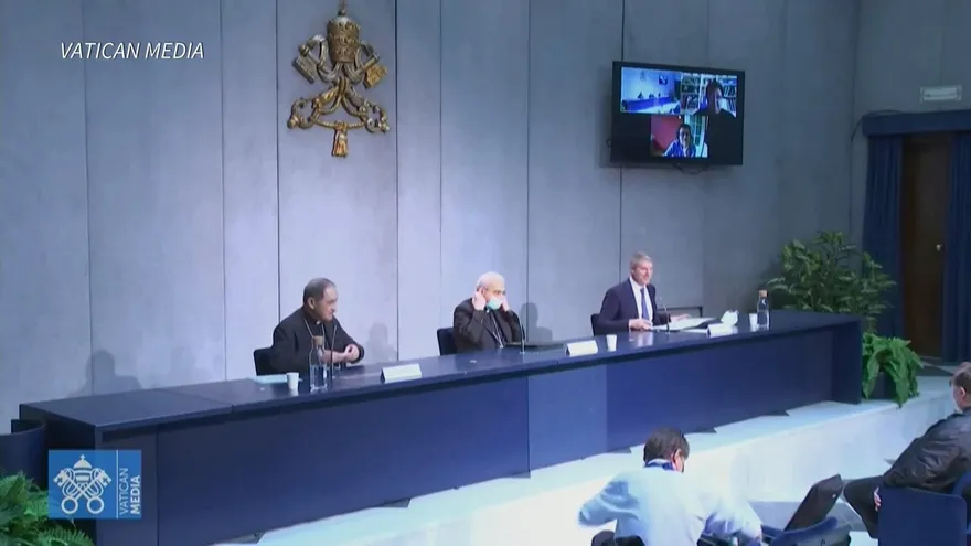 Papa reforma Código de Derecho Canónico para endurecer delito de pedofilia