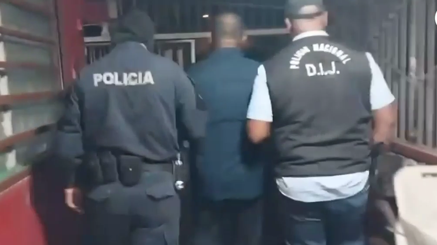 Momento de la captura del exrepresentante de Villa Rosario.