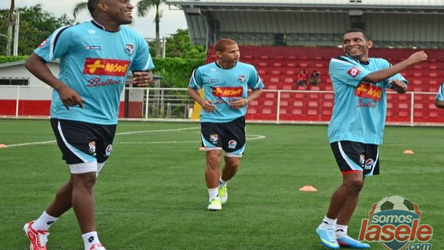 No hubo puerta cerrada, la "Sele" entrenó en el "Cascarita" Tapia