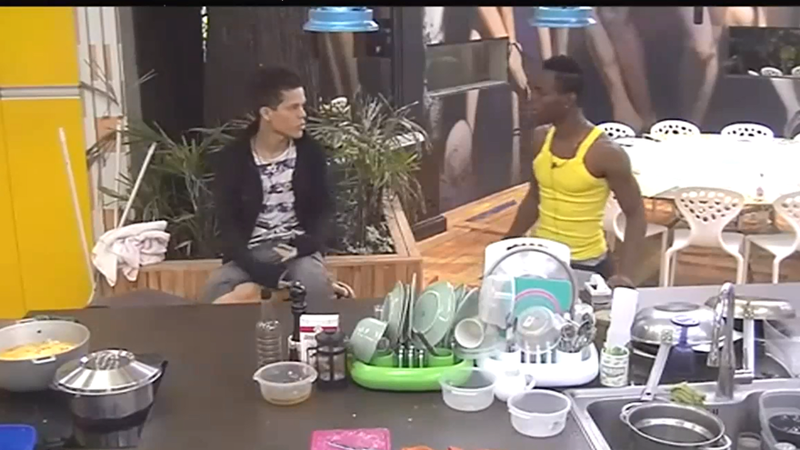 Carlitos aconseja a Jonathan