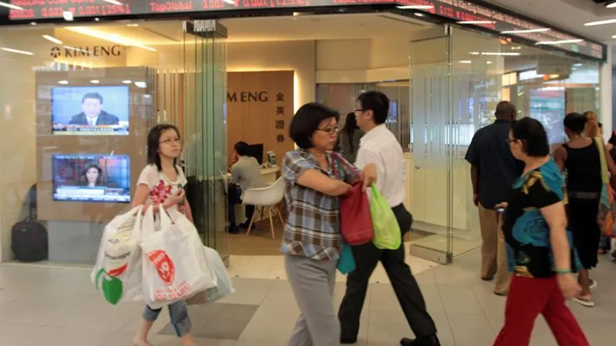 Dos explosiones en terminal de transportes de Yakarta causan víctimas