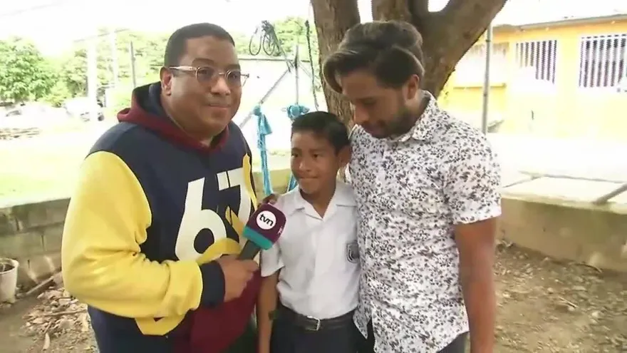 ChollyKid y Eddy llevando alegría hasta Las Mañanitas