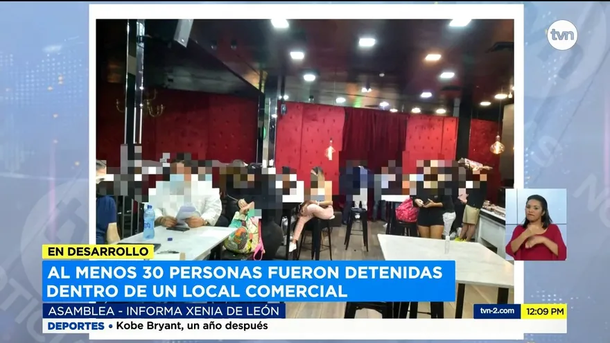 Al menos 30 personas retenidas en un local por violar el toque de queda
