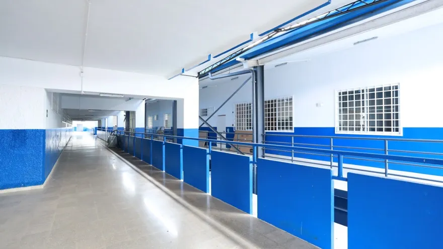 Las evaluaciones a los colegios se hacen desde el martes pasado y se coordina con las juntas técnicas provinciales, que encabezan los gobernadores, aseguró el viceministro.