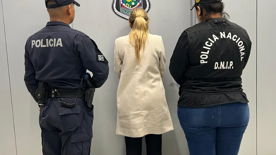 Dueña de cadena de salones de belleza fue aprehendida en Aeropuerto de Tocumen por presunto blanqueo de capitales.