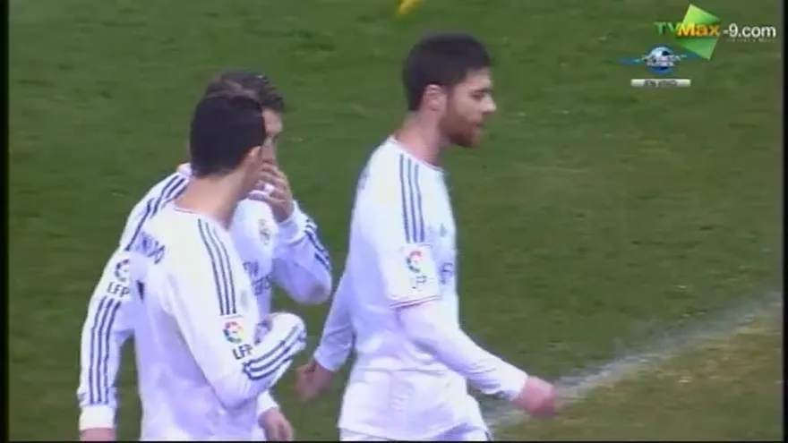 Impactan en el campo a Cristiano Ronaldo con encendedor