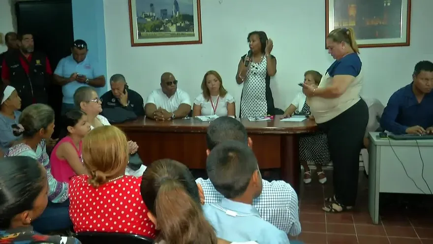 Escuela Gran Bretaña regresará levanta paro de labores